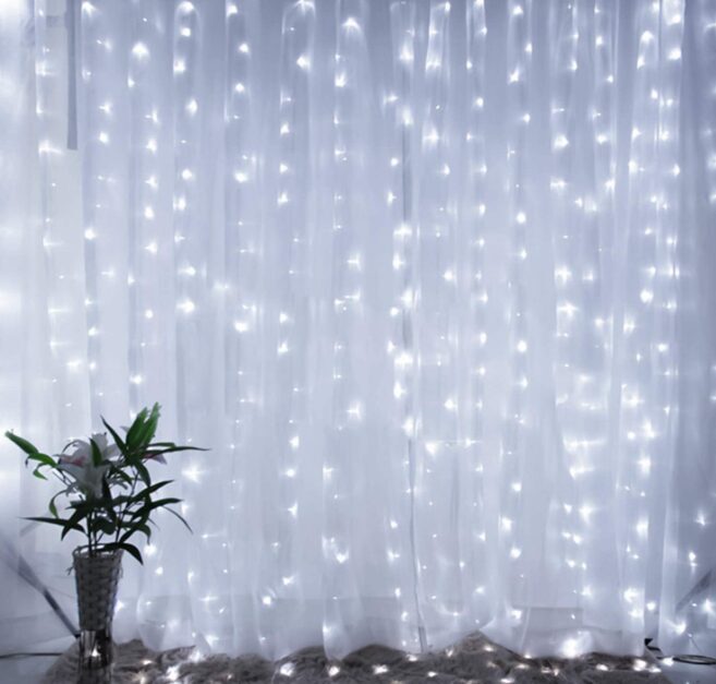 Aizkaru LED gaismas lampiņu virtene ar tālvadības pulti, ''izgaismotie aizkari'', 3 x 3m, 300 LED, auksti balts