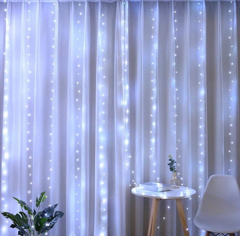 Aizkaru LED gaismas lampiņu virtene ar tālvadības pulti, ''izgaismotie aizkari'', 3 x 3m, 300 LED, auksti balts