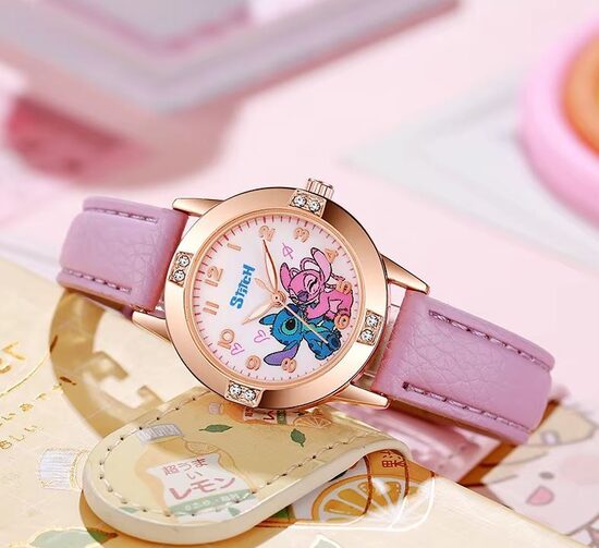 Bērnu rokas pulkstenis '' Lilo & Stitch '', pulkstenītis bērniem ar Stiču, maigi violets, ar mirdzošiem akmentiņiem