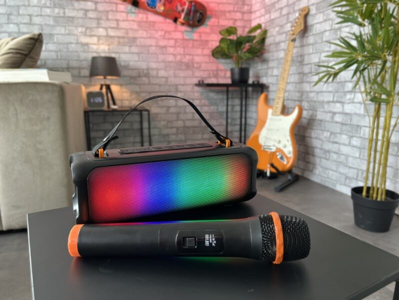 Pārnēsājams bezvadu skaļrunis 100W, ar mikrofonu un LED apgaismojumu ''Party'',  Bluetooth, MP3, RGB Disco, USB, AUX, BLAZOOKA 703, Melns