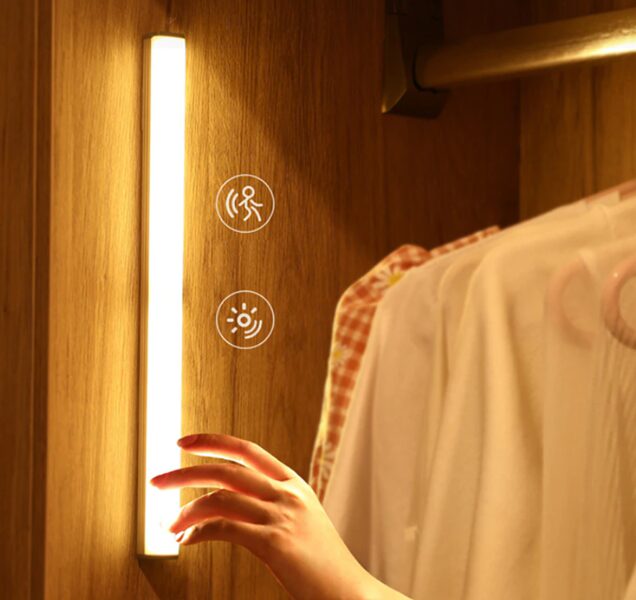 LED bezvadu apgaismojums - lampa ar kustības un gaismas sensoru guļamistabai, viesistabai vai virtuvei, uzlādējama ar USB, silti balts vai auksti balts 