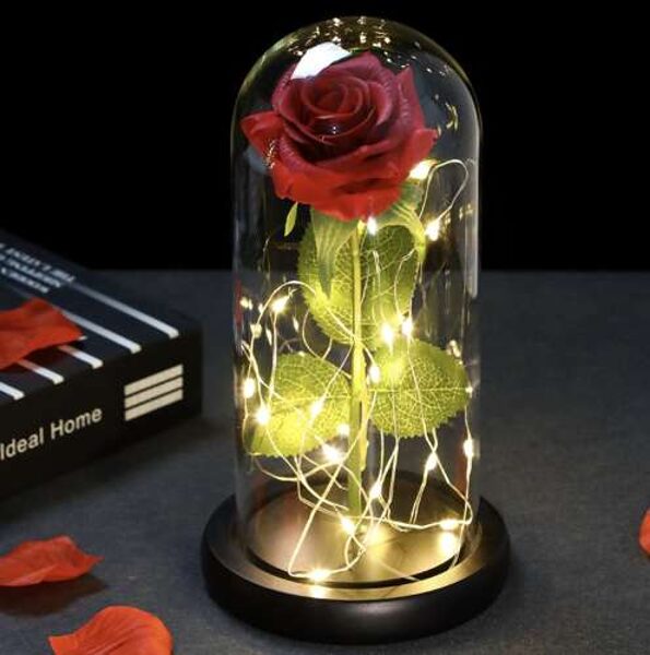 Kvēlojošā, mūžīgā roze mīlestības apliecināšanai, skaistā un spīdošā stikla kupolā + ziedlapiņas, iebūvēts LED apgaismojums, 22cm