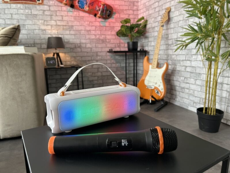 Pārnēsājams bezvadu skaļrunis 100W, ar mikrofonu un LED apgaismojumu ''Party'', Bluetooth, MP3, RGB Disco, USB, AUX, BLAZOOKA 703, Balts